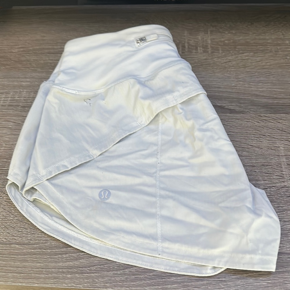 Lululemon speed up high rise shorts “2.5